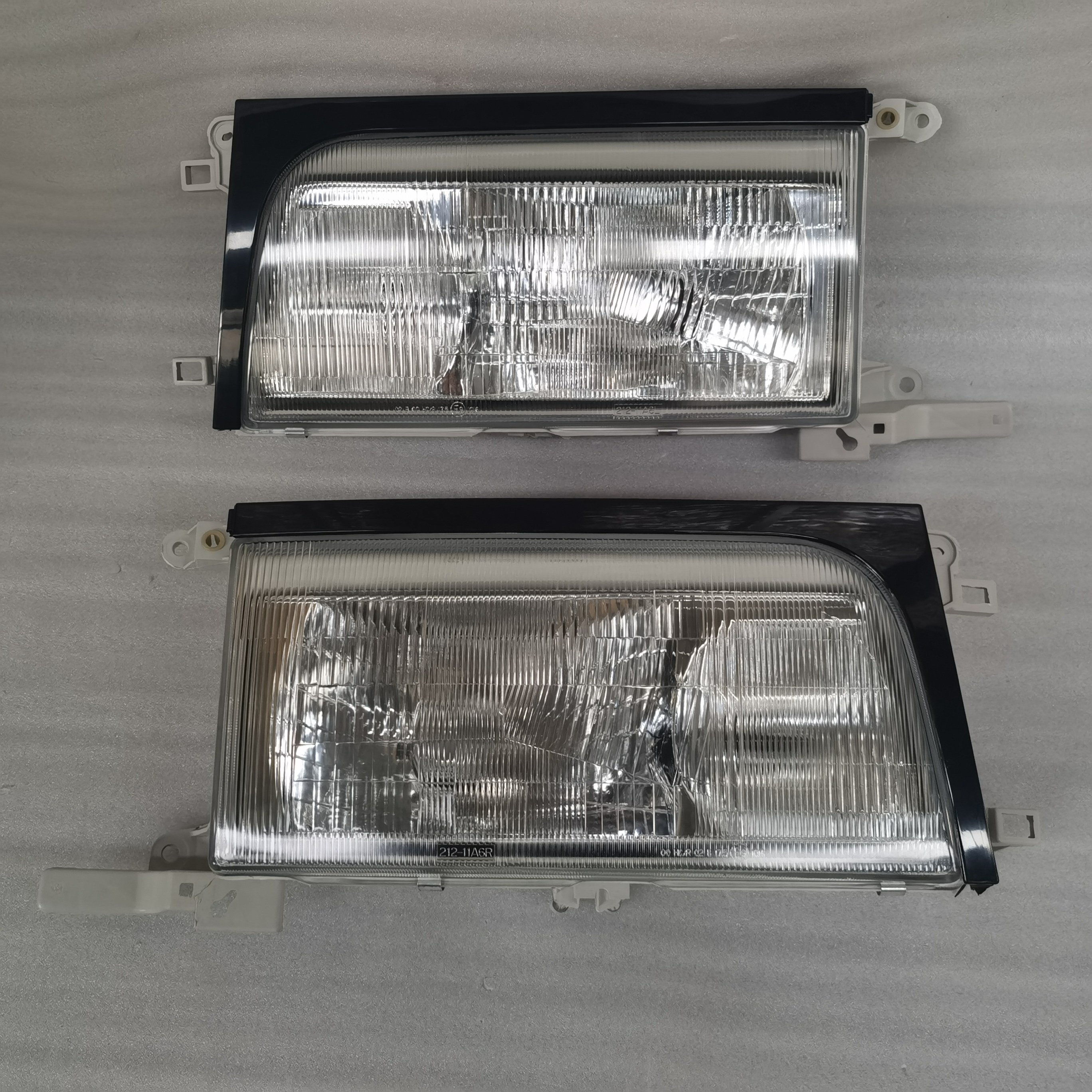 HEAD Lamp LED Top Quality Bus Part OEM 81551-36420 81561-36310 for Toyota Coaster BB20 BB40 HZB50 HZB70 PC Size TAIL Light