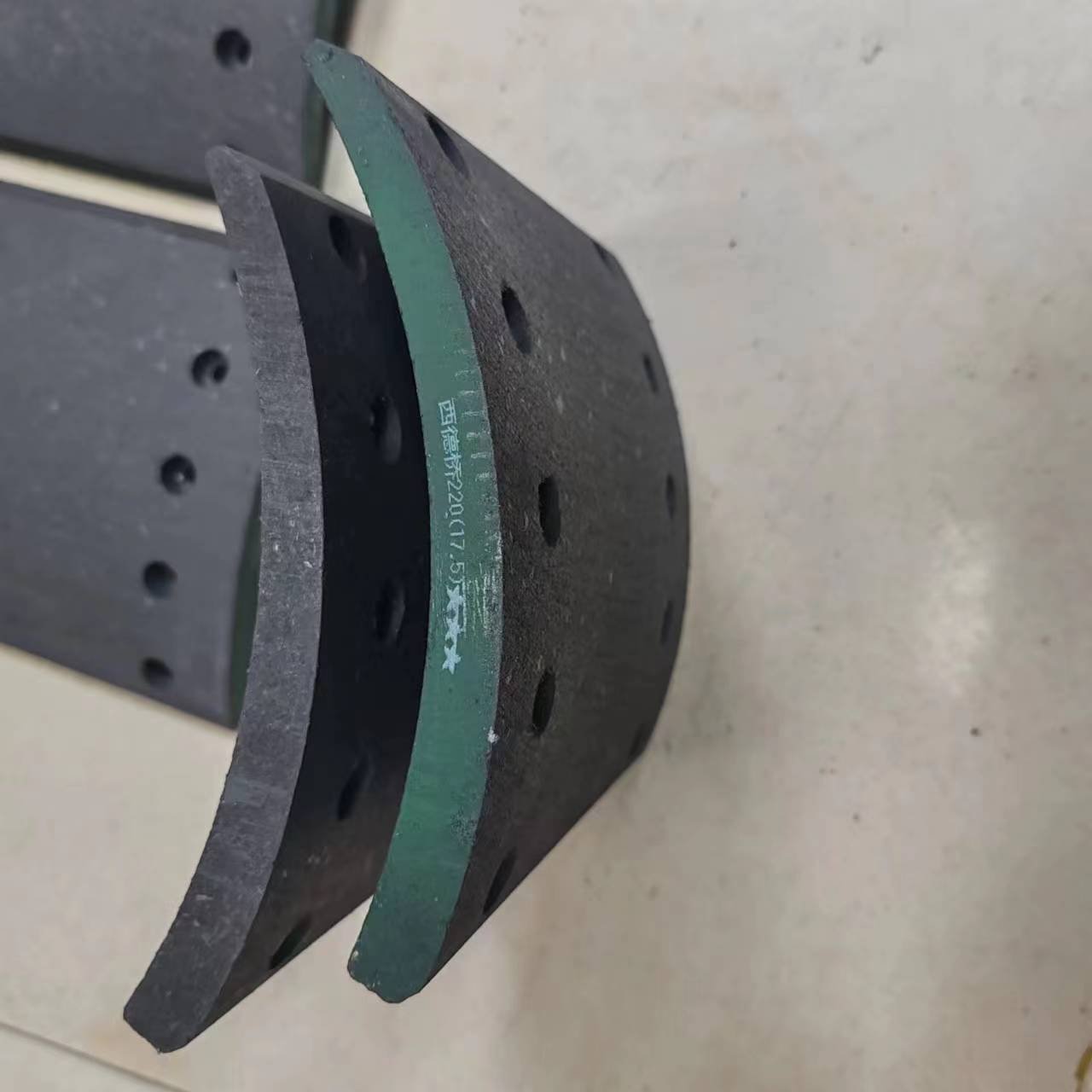 China Manufacture Quality Trailer Brake Lining 19935 Used for Truck Brake Lining Heavy Truck Spare Parts19935
