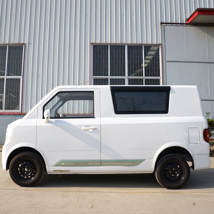 China Manufacturer Automobile Ev Minibus Easy to Drive 4 Wheels Electric Cargo Mini Van
