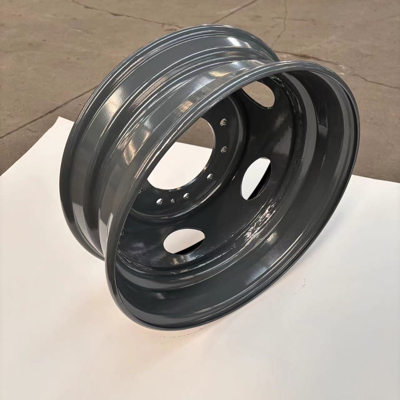 24x8.5 Steel Wheel Rims for Trucks and Trailer Supplier in China