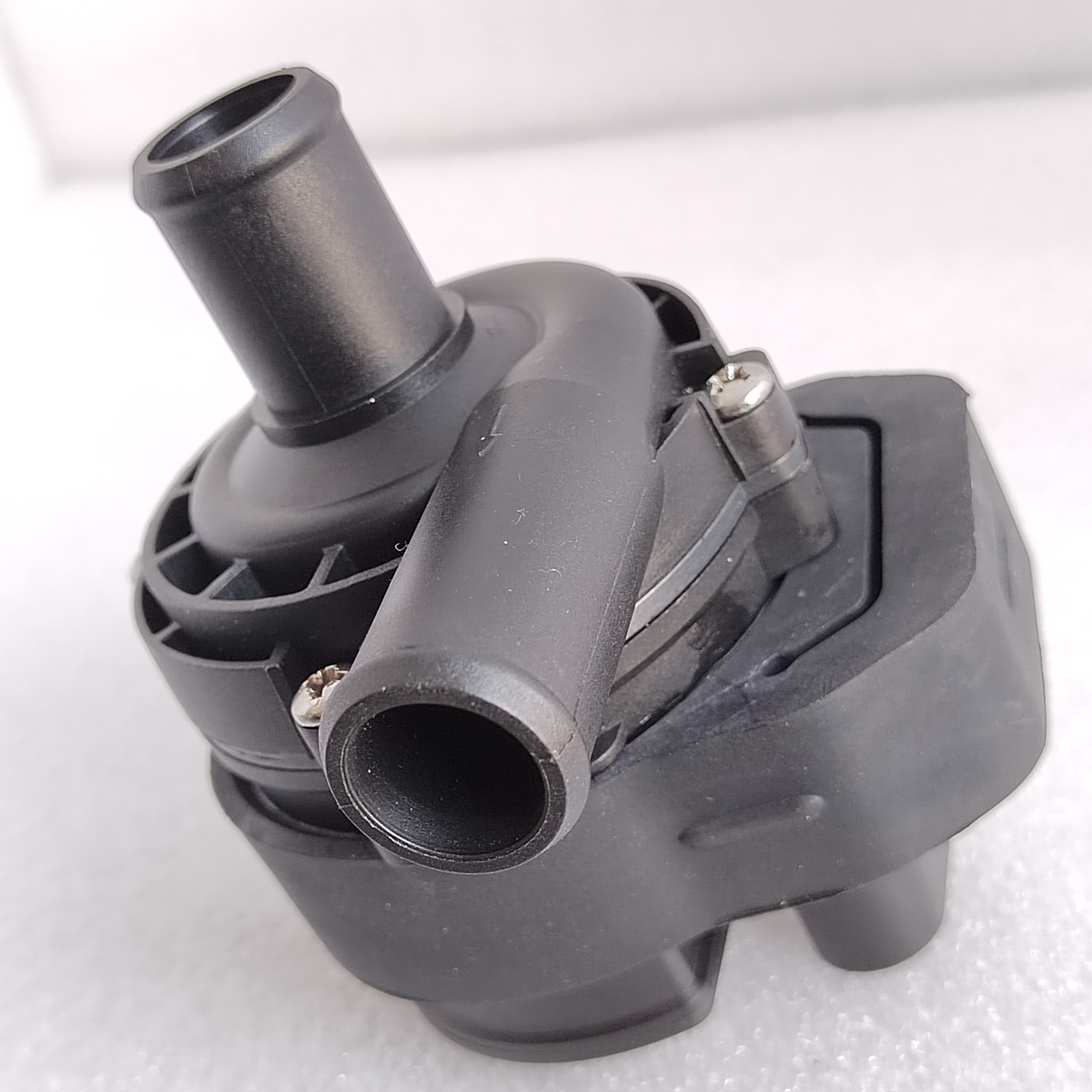 OE 2118350264 1718350064 A2118350264 A2048350364 Engine Auxiliary Coolant Pump Electric Water Pump