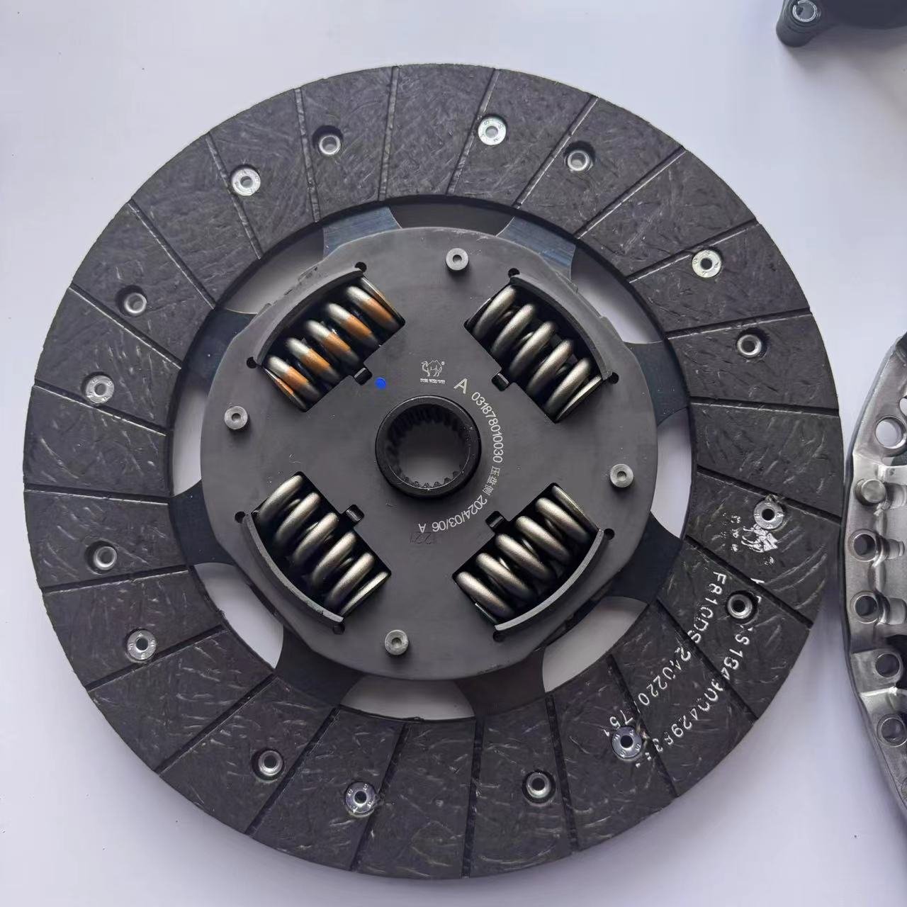 SAIC MAXUS Original 2.0 Clutch Kit for LDV T60 V90 D20 Engine C00074697 C00074698 C00229941