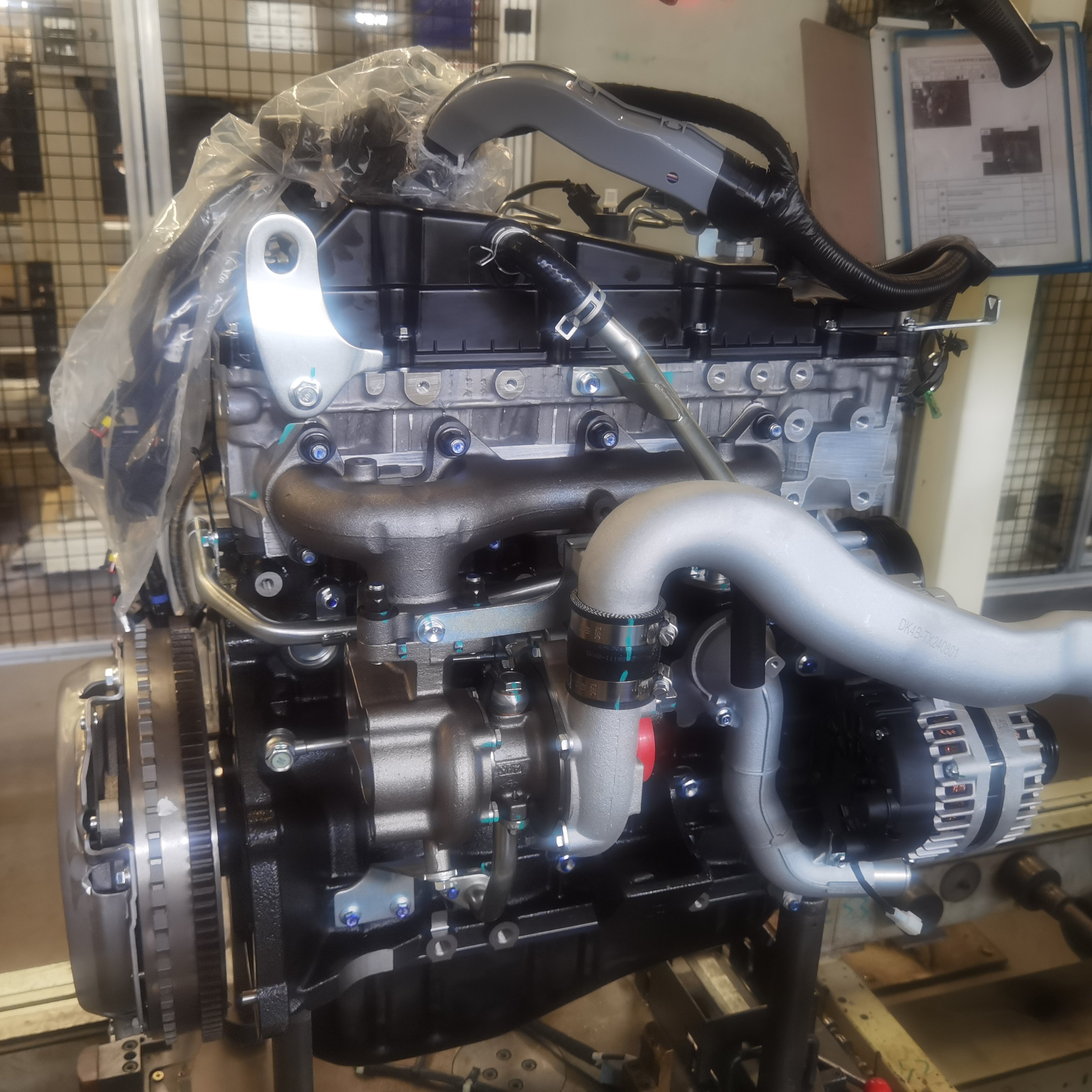 New DK4 Engine Cylinder Head Valve Cover for JOYLONG\KINGLONG/JINBEI