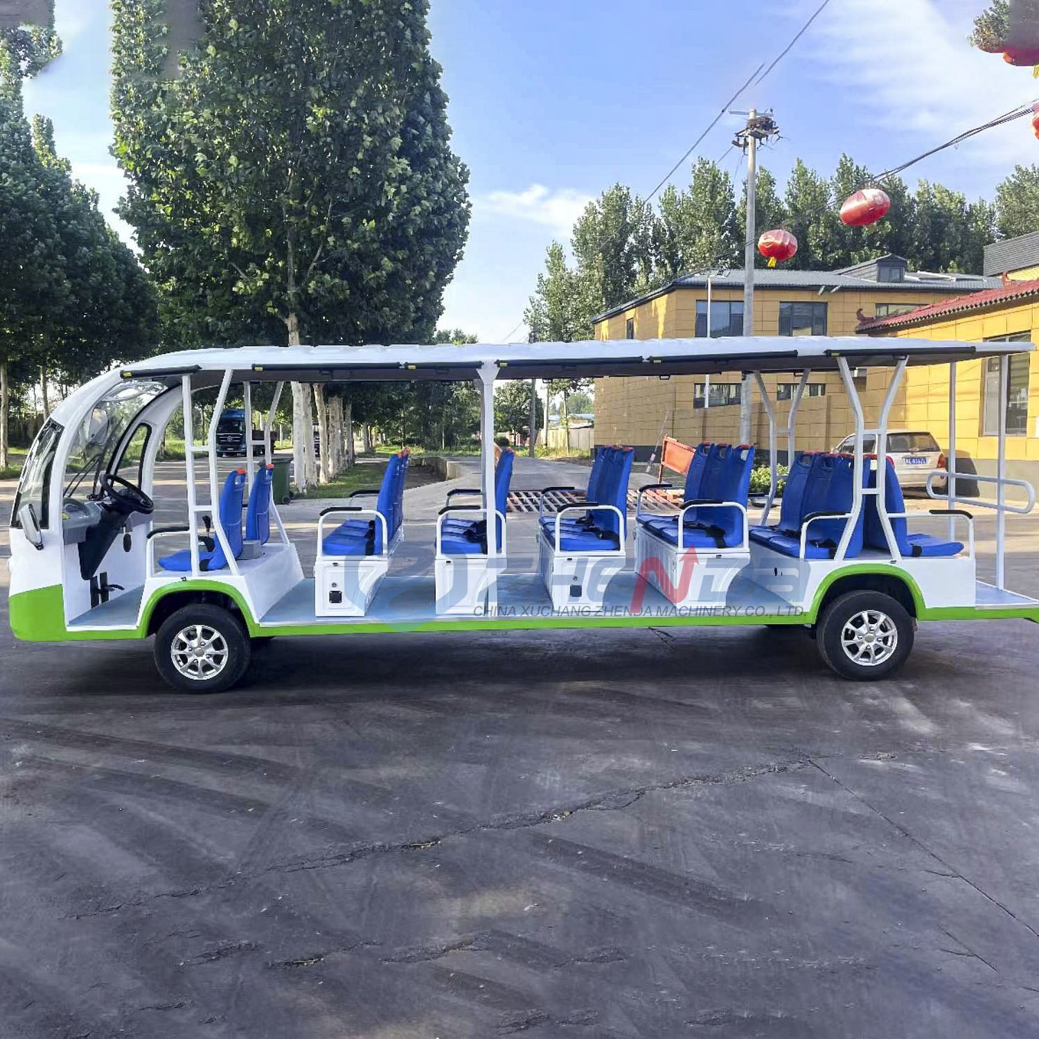 Beach Park Uses 72V Battery to Customize Electric Tourist Sightseeing Bus