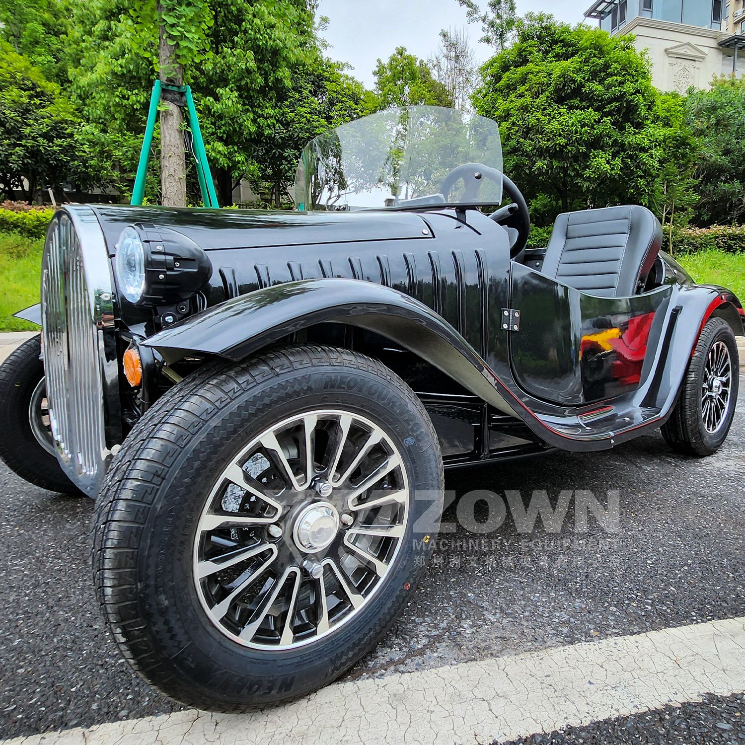 Best-selling Factory Direct Sales 2-seater Brand New Electric Classic Four-wheel Convertible Classic Car