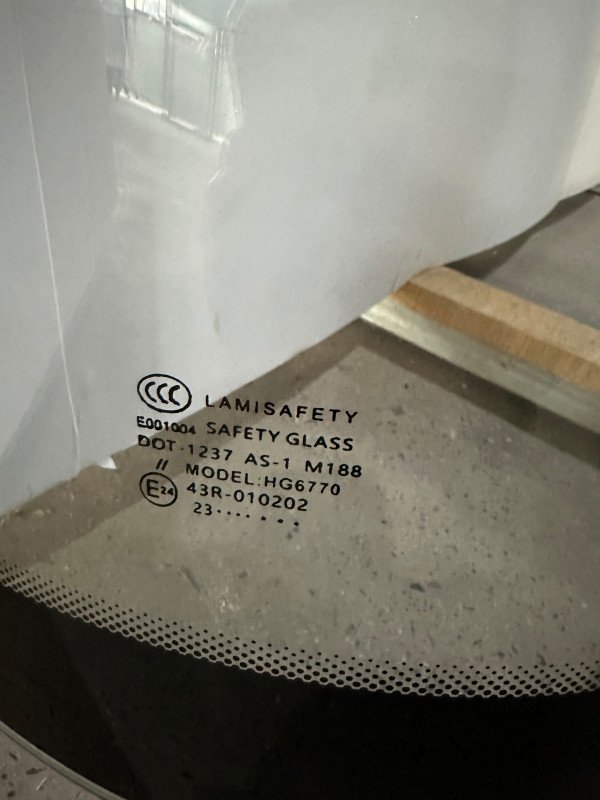 Bus Windshield Laminated Front Windshield Tempered Laminated Glass Laminated Car Glass for HIGER6826 Bus Windshield 1530