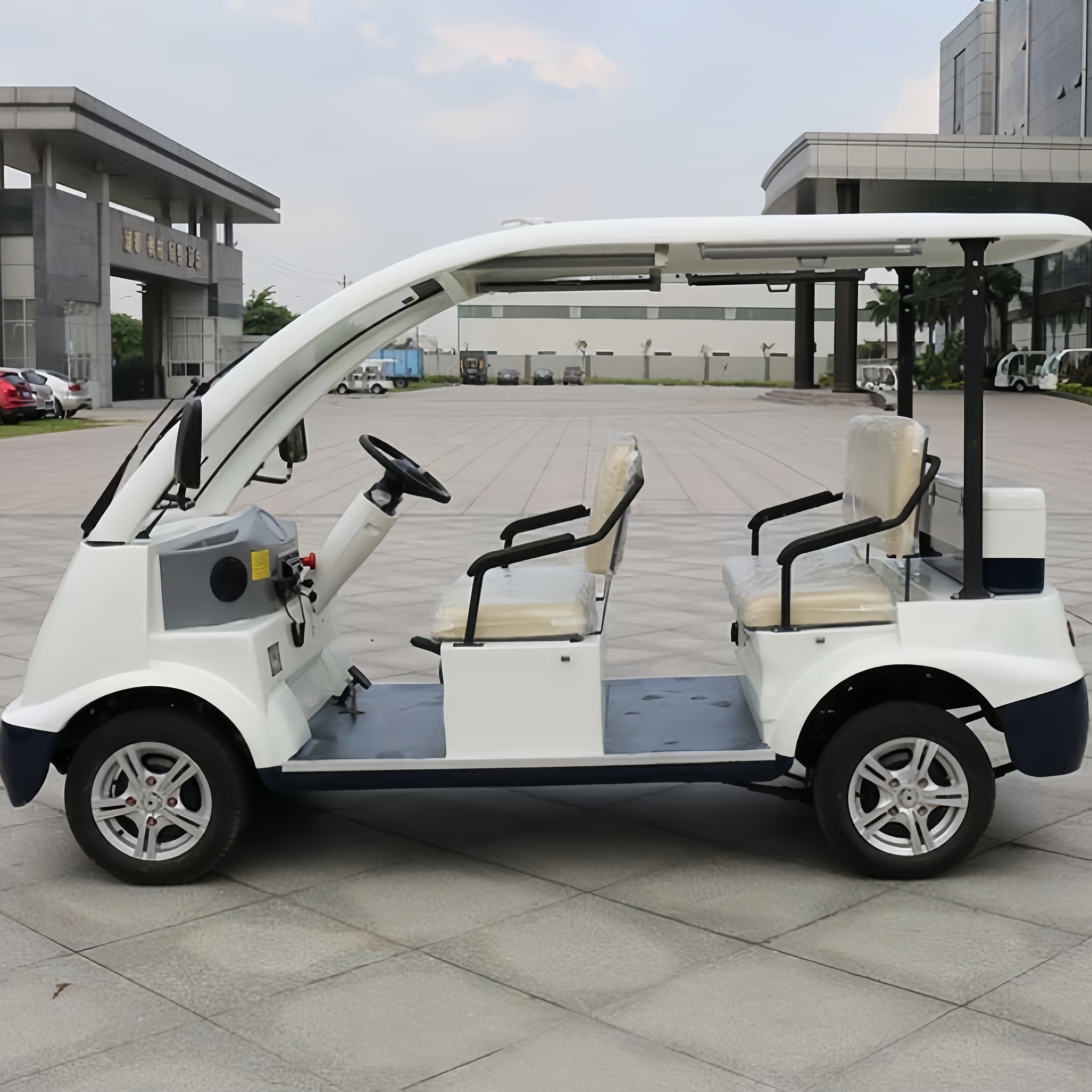 China Factory 4 Wheel Cart 4 Seats Electric Mini Tourist Bus Electric Sightseeing Bus