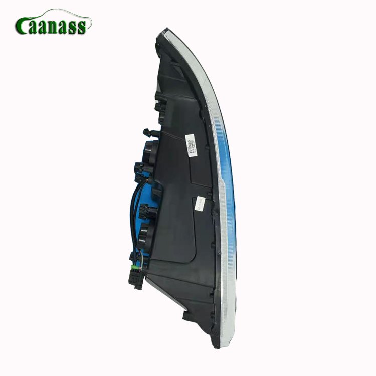 Guangzhou Bus coach Headlamp Hot Sale Use for Marcopolo Bus Parts Headlamp Light Body Parts Spare Auto