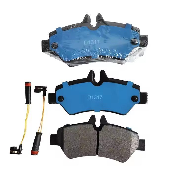 DSS Wholesale Auto Car Break Parts Manufacturer Asbestos Free Ceramic Brake Pads 004 420 69 20 for Mercedes-Benz VOLKSWAGEN