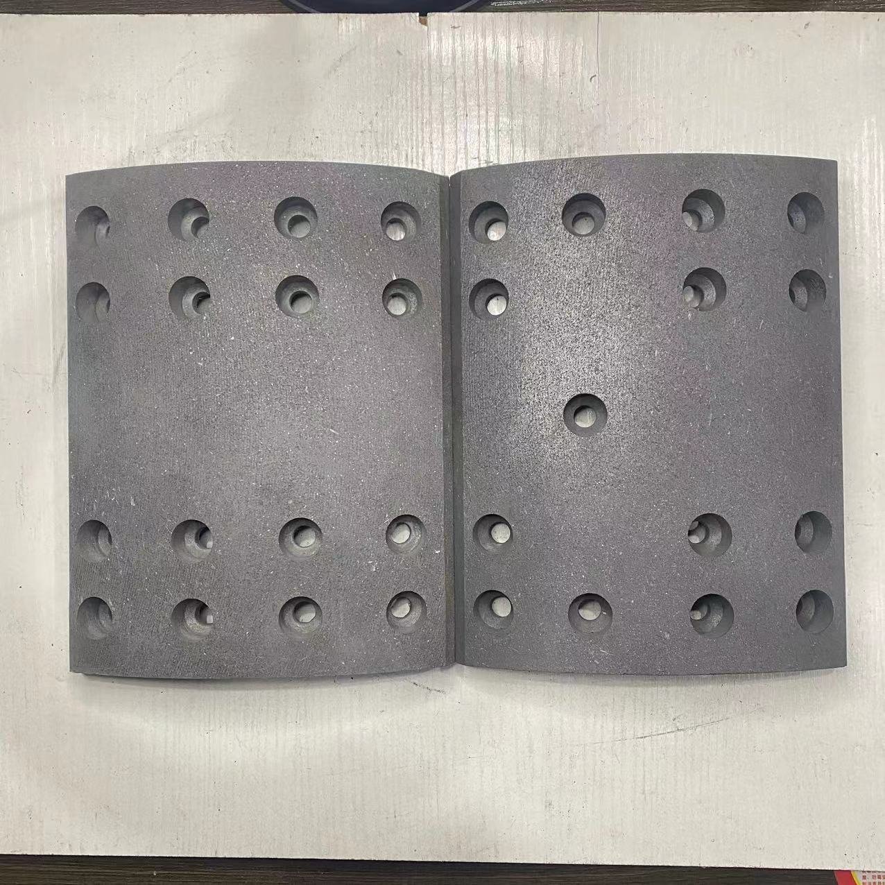 Factory Wholesale 15/16 Holes Brake Lining 58142-7M000 58143-7M000 Suit for Hyundai KIA Bus