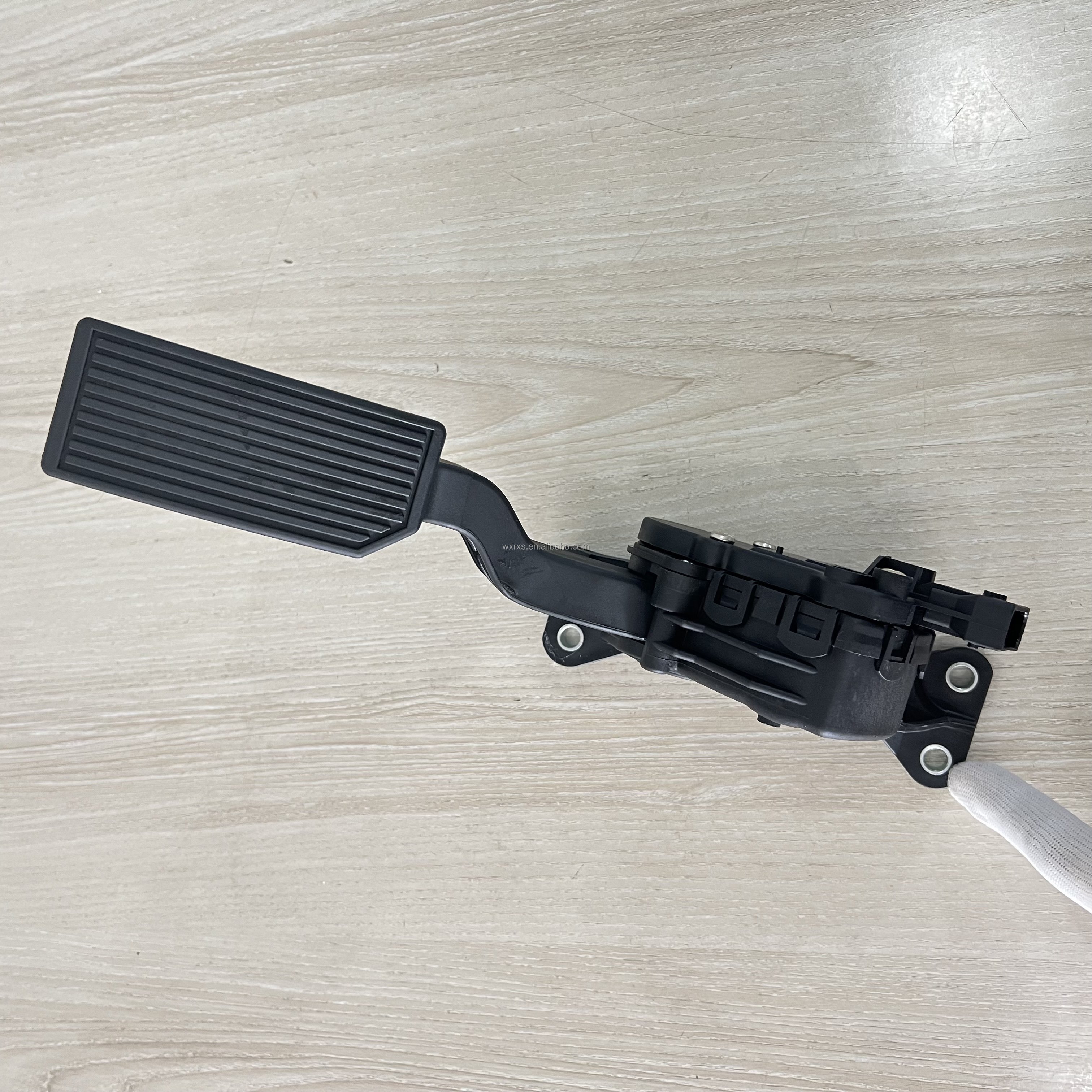 Auto Part Factory Customize Electronic Accelerator Pedal 180024Z800 180027Y000 for 2003-06 Altima Maxima