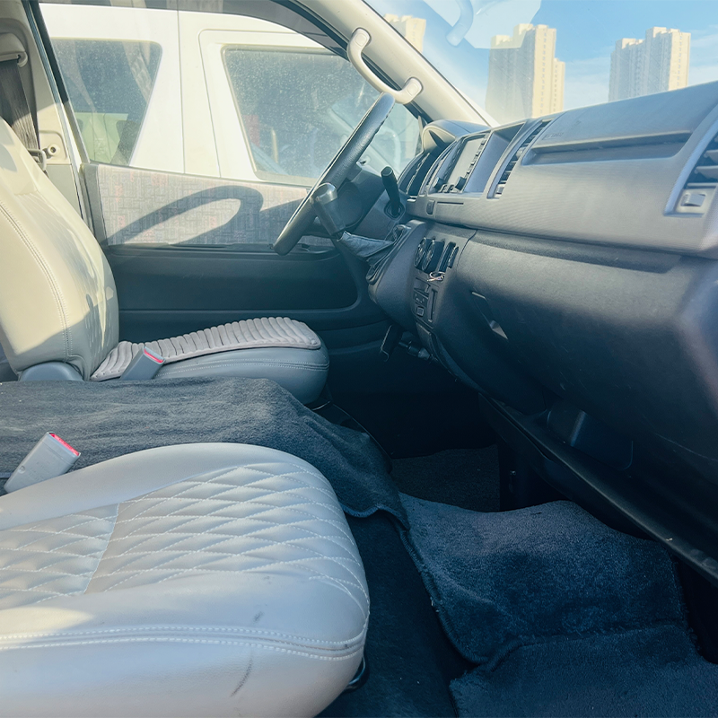 Toyota Hiace Mini Bus 13 Leather Seats Gasoline Automatic Gear Box Hydraulic Steering System Light Interior AWD Drive For Sale