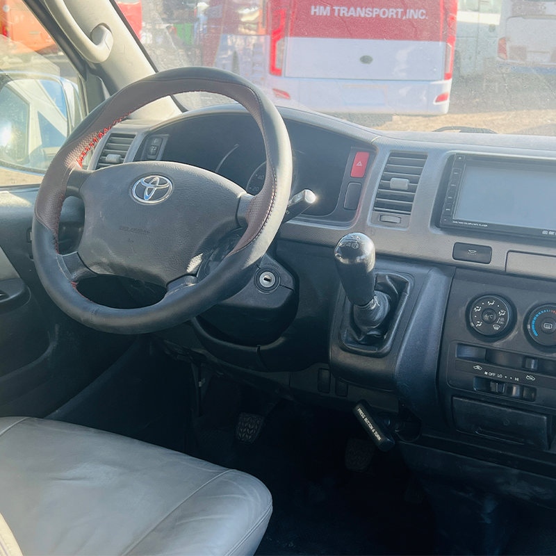 Toyota Hiace Mini Bus 13 Leather Seats Gasoline Automatic Gear Box Hydraulic Steering System Light Interior AWD Drive For Sale