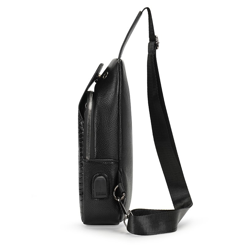 Factory custom men's chest bag Travel simple motorcycle bag Fashion ultra light waterproof sling bag