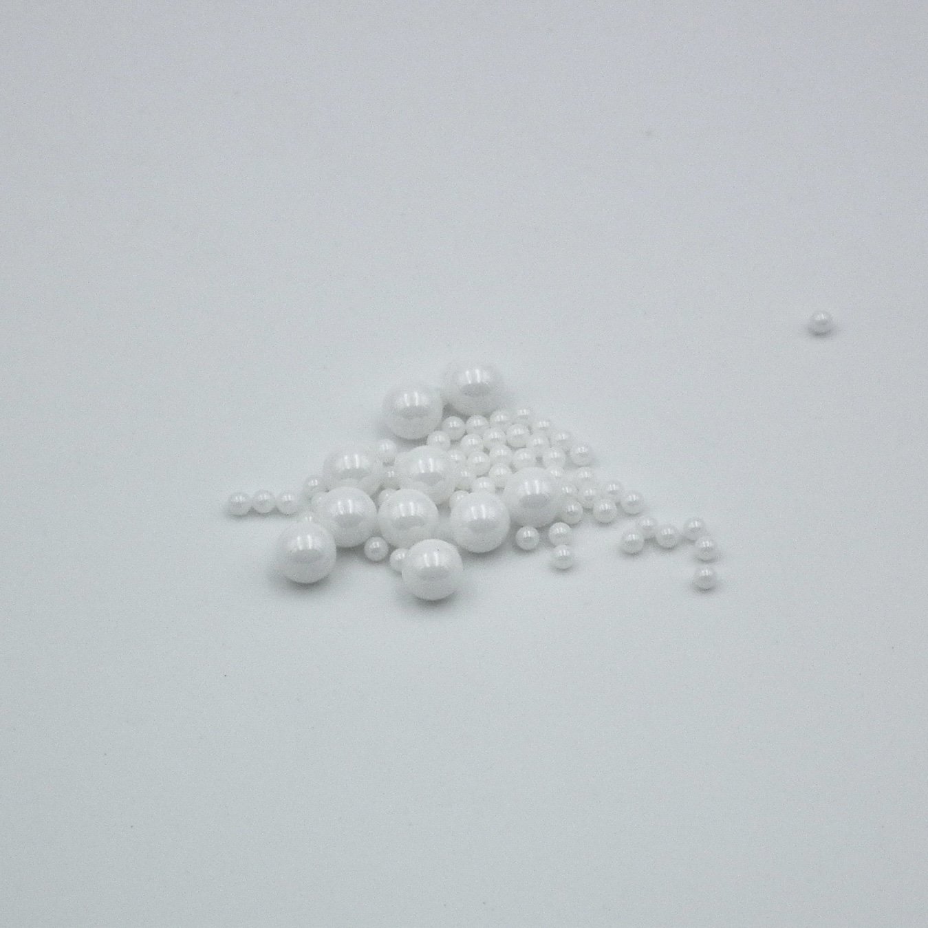 Grinding Ball 0.5mm 0.8mm 1.5mm 4mm 6mm 10mm 12mm Alumina Ball Inert Alumina Ceramic Ball Used in The Chemical Industry