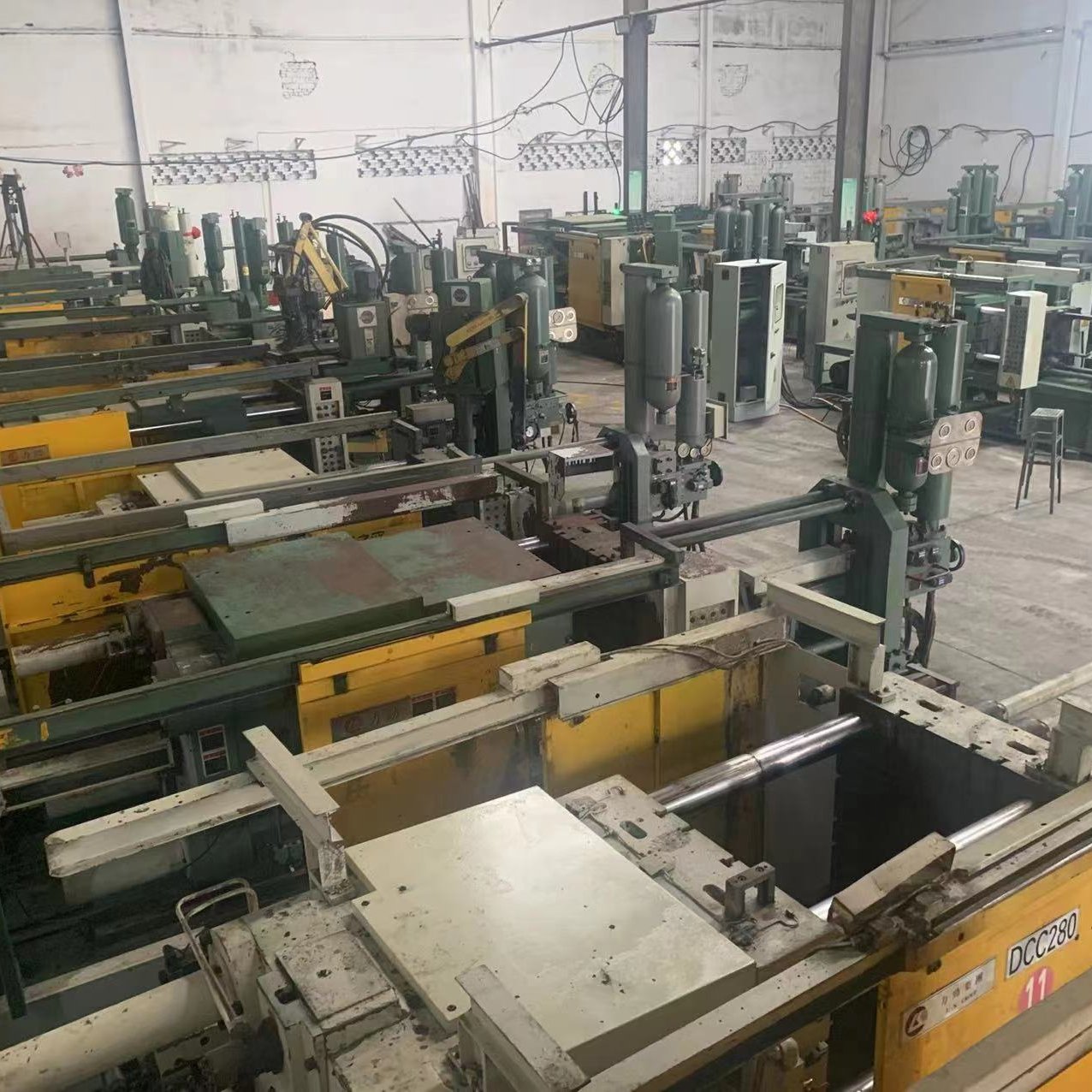 Low price high quality cold chamber gravity aluminium pressure die casting machine