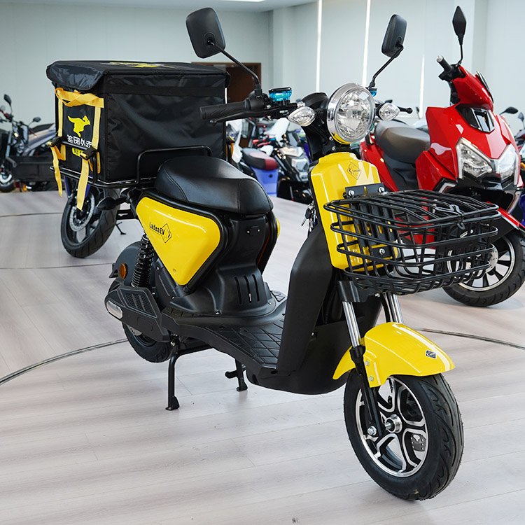 CKD SKD 1100W Factory Supply Electric Moped 50km/h Speed Food Delivery High Speed Electric Motorbike Racing motorcycle