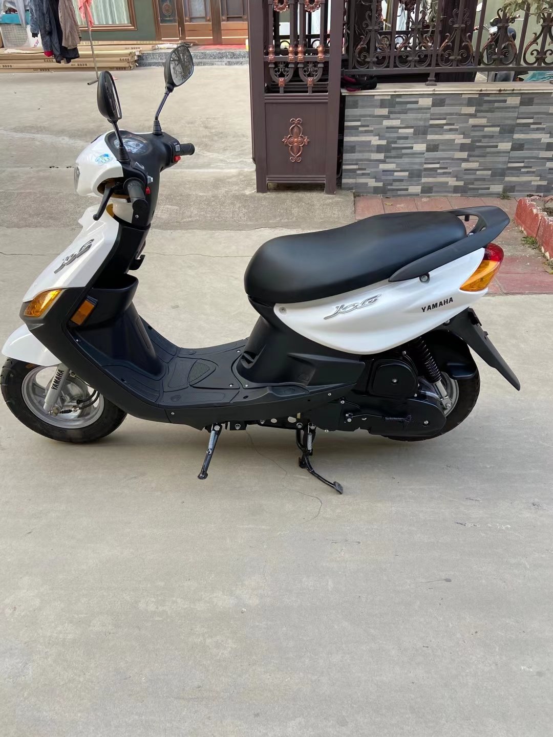 Qiaoge100cc High Quality Used Racing Moped Standard Two-Wheel Gasoline Motorcycle White