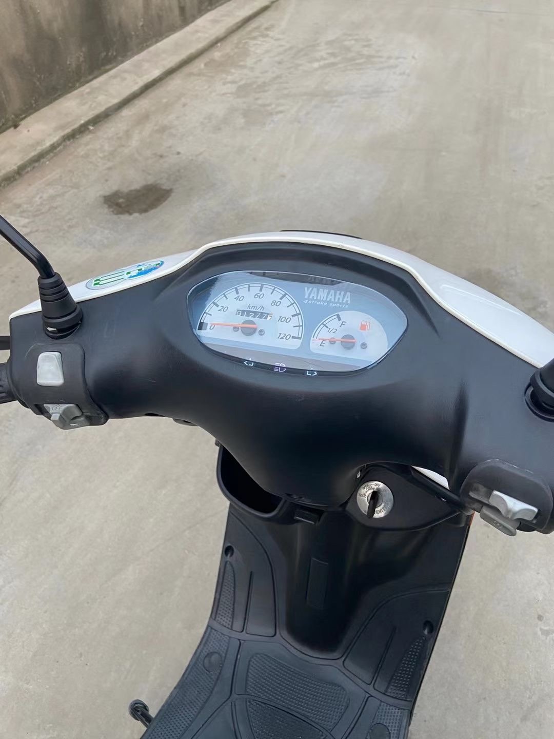 Qiaoge100cc High Quality Used Racing Moped Standard Two-Wheel Gasoline Motorcycle White