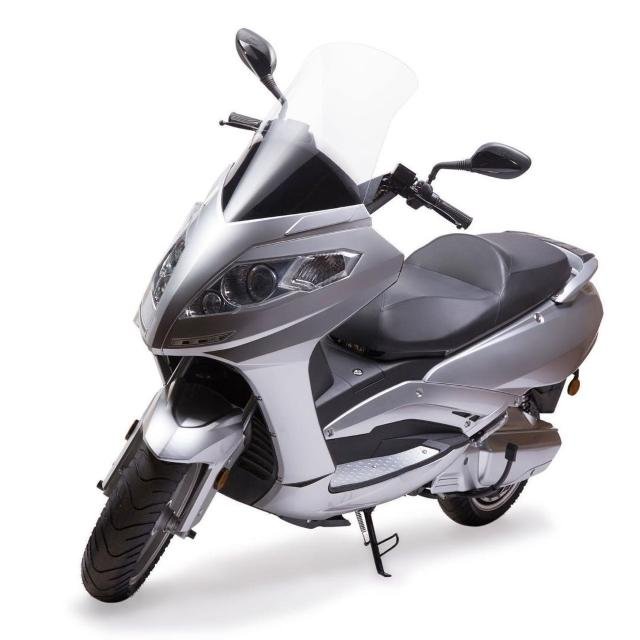 Cheap Factory Price Electric Motorcycle 9000W Adult Low Noise Home Used Electric Motorcycle