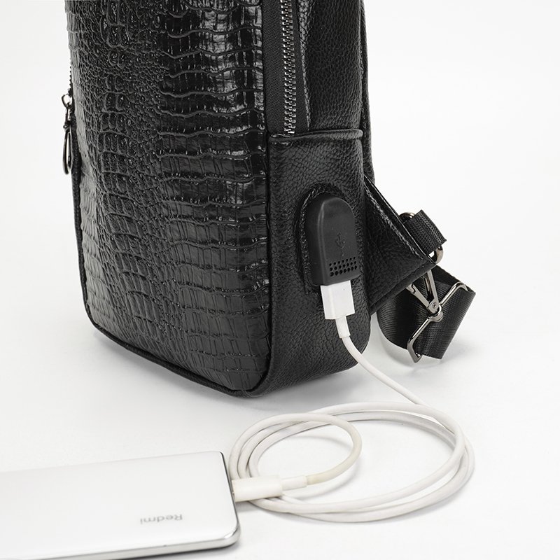 Factory custom men's chest bag Travel simple motorcycle bag Fashion ultra light waterproof sling bag