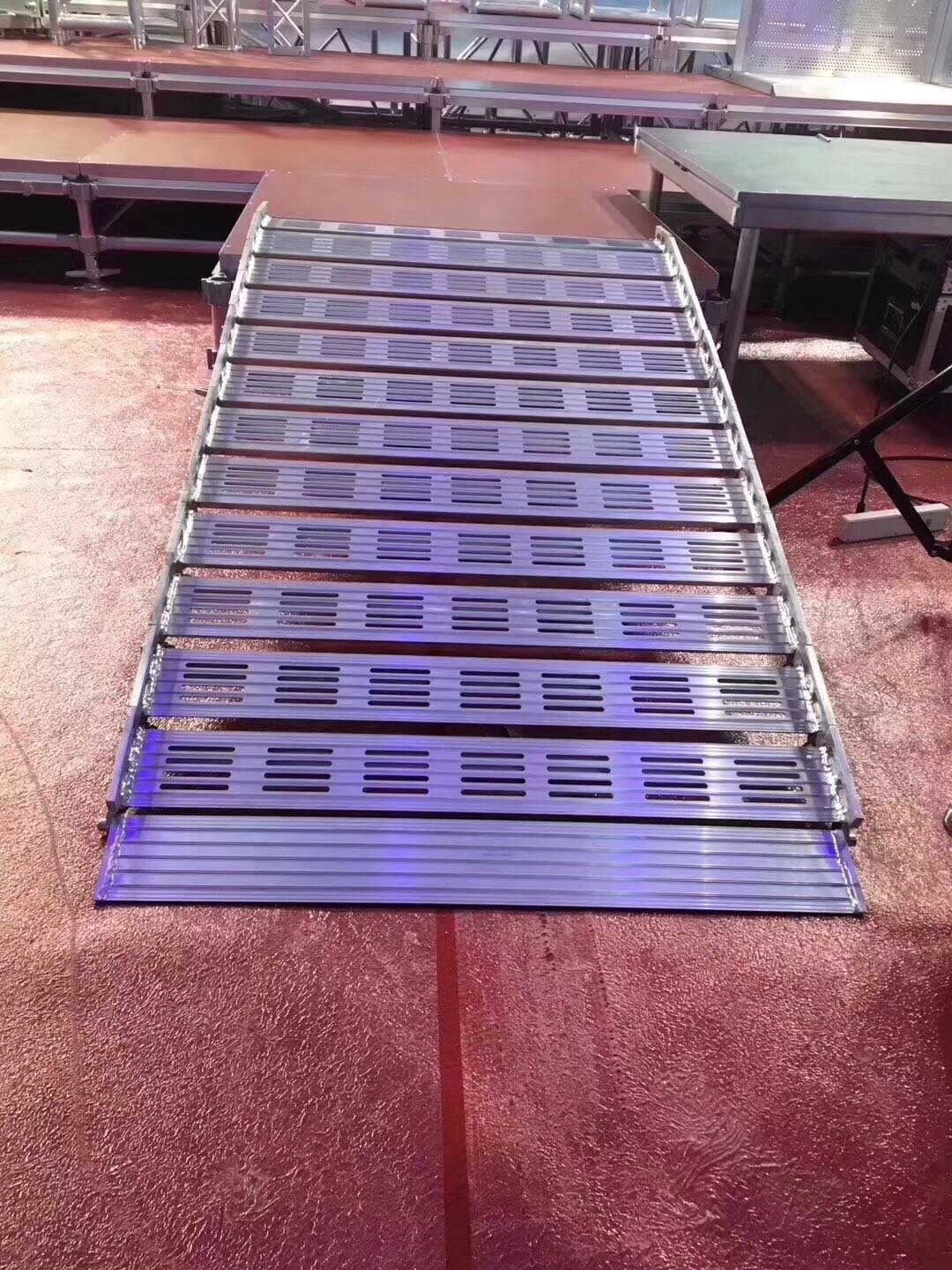 Expandable Mobile Portable Aluminum Folding Loading Unloading Stairs Of Performance Equipment or Various products