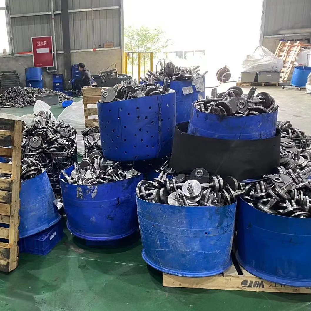 The factory processes refurbished parts at a low price The crankshaft Gears Motorcycle engine
