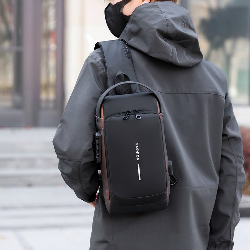 High-quality durable fashion men's chest bag Custom crossbody bag Rechargeable motorcycle bag