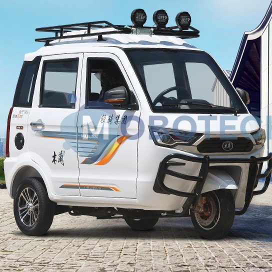 Fully enclosed three-wheeled motorcycle with air conditioning, gasoline-powered engine, water-cooled