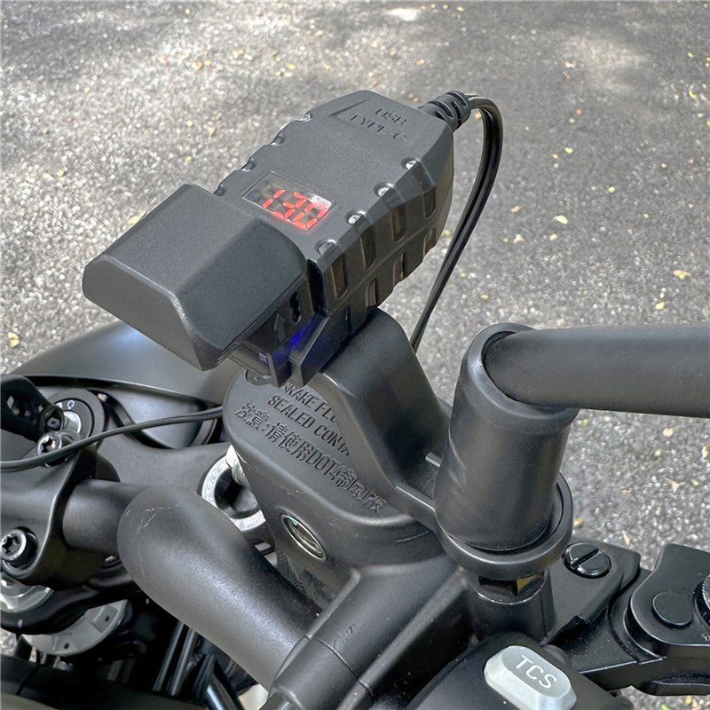 2024 New 10V-24V motorcycle phone usb waterproof with voltmeter
