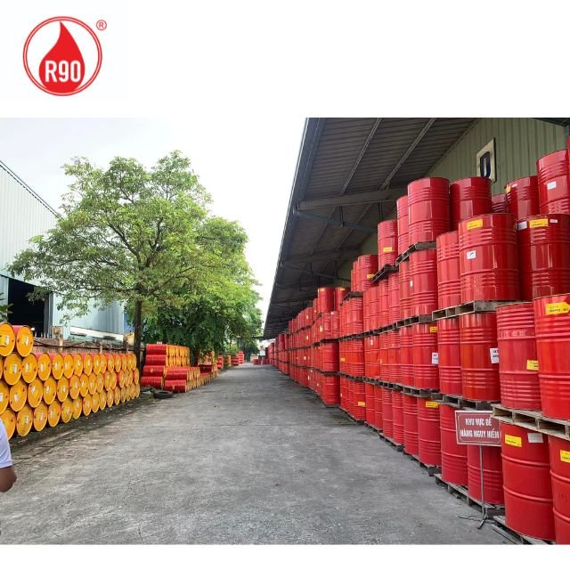 Lubricants For Sales - High-Performance Engine Lubricants - Trucks - Cars - Machinery - R9 Brand Vietnam - Bulk Order Savings