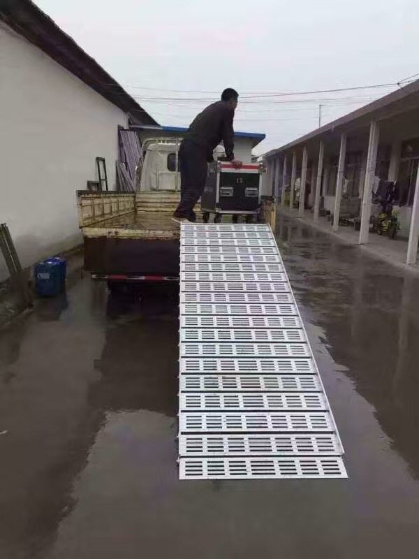 Mobile Portable Aluminum Folding Unloading Stairs High Load Bearing Good Quality Aluminum Ramp