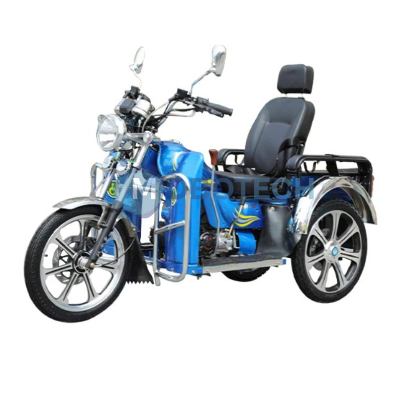 Leisure three-wheeled motorcycle with gasoline and water-cooled engine for home use