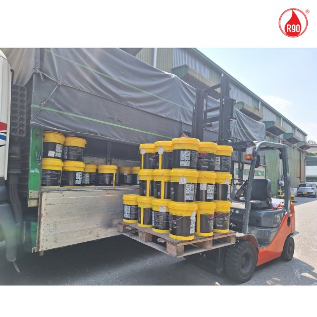 R9 Lubricant For Sales - Bulk Order Discounts - Ultimate Motorcycle Engine Lubricants - Diesel Machine Oils - Factory in Vietnam