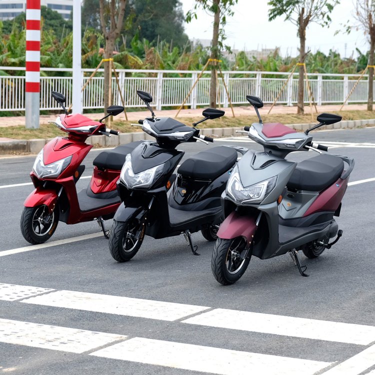 free sample motorcycle Europe 2-Wheeled moped 30MPH 56Miles 60v 2000w bike scooter electric motorcycles