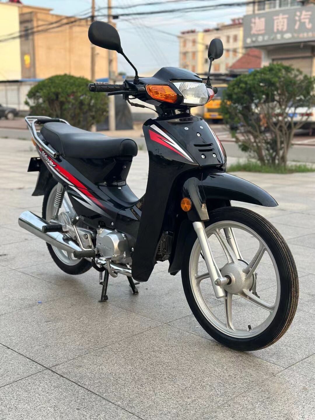 Weiwu100cc High Quality Used Racing Moped Standard Two-Wheel Gasoline Motorcycle