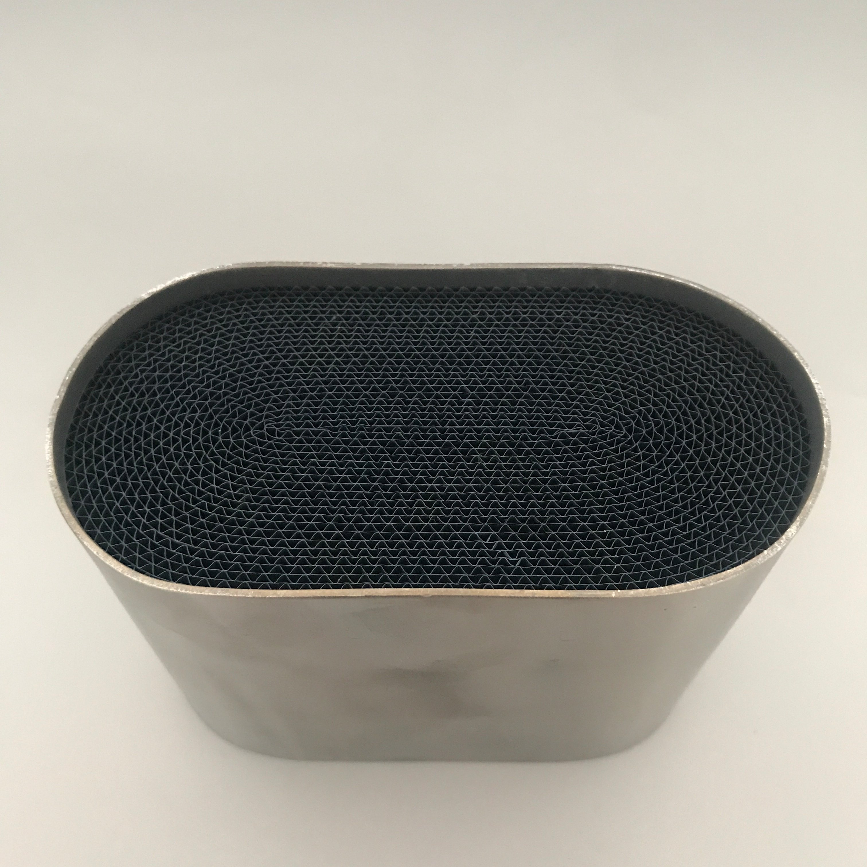 Auto catalyst double-core metal substrate catalyst