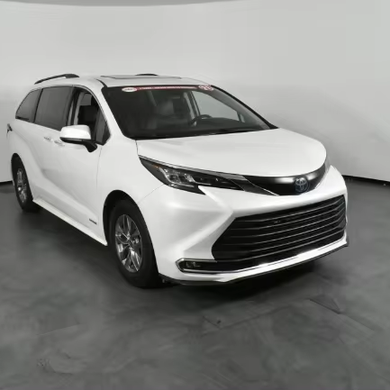 Amazing Price Offer for Used 2021 Toyota Sienna XLE Van 125cc Scooter Displacement for Sale